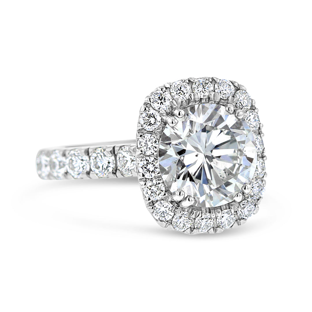 Engagement Ring with Radiant Shape Halo and Round Brilliant Cut Diamon ...